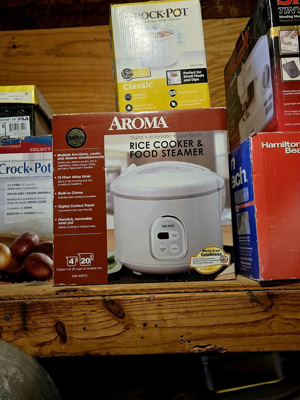 Roma White and Red Rice Cooker & Food Steamer
